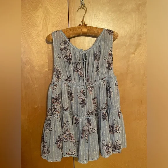 NWOT! Free People light blue floral romper. XS, Medium. Pockets! - Picture 4 of 16